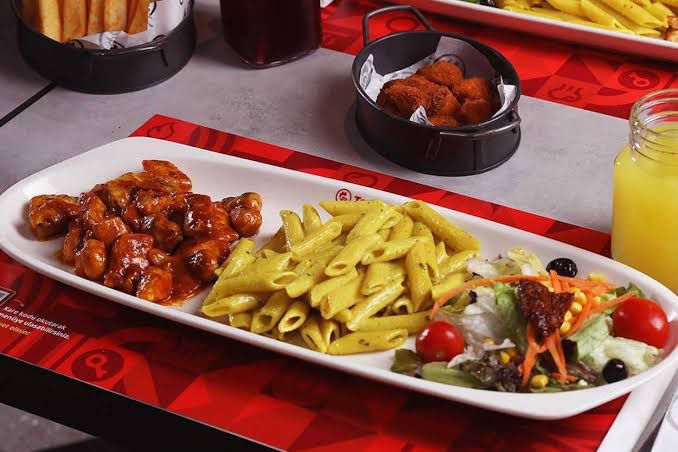 Bi Acılı tavuk menü